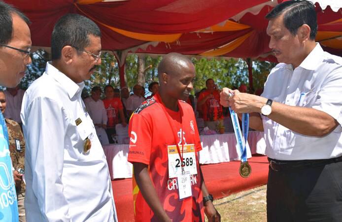 Gubernur dan Menko Maritim Hadiri Toba Cross Run 2017