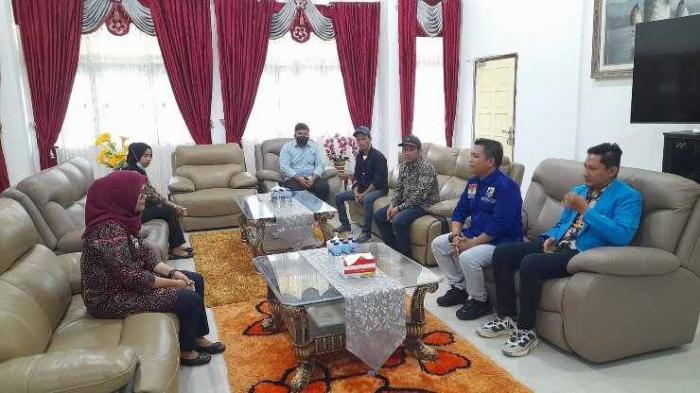 Audiensi sekaligus silaturahmi pengurus DPD KNPI dengan Pj Bupati Tapteng, Kamis (20/10)