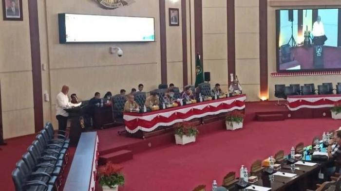 Rapat Paripurna DPRD Kota Medan, Senin (17/10)