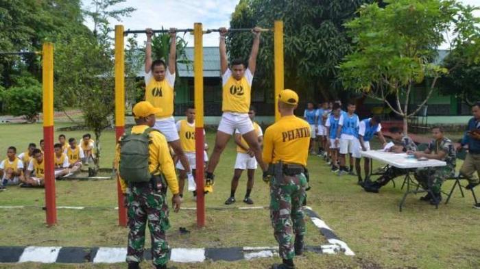 Sub Pandasus Mimika melaksanakan tes kesamaptaan jasmani.