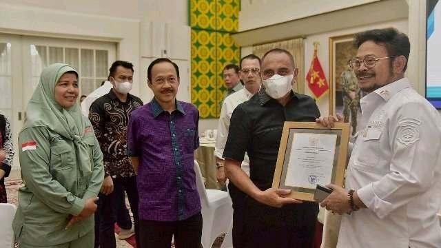 Edy Rahmayadi bersama Sekretaris Daerah Provinsi (Sekdaprov) Sumut Arief Sudarto Trinugroho menerima kunjungan Menteri Pertanian Republik Indonesia, Syahrul Yasin Limpo, Sabtu (22/10/2022) malam.