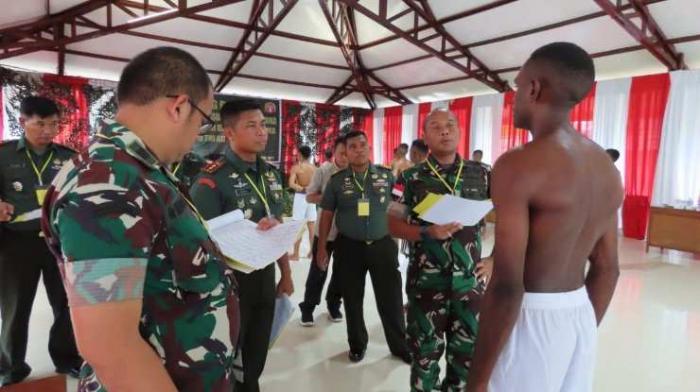 Seluruh Casis diperiksa kembali secara langsung oleh para Perwira yang berwenang selama proses seleksi.