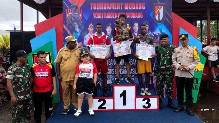 Penyerahan medali kepada para juara