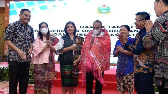 Edy Rahmayadi berdialog dengan Forum Bersama Umat Kristiani (FBUK) Sumut di Aula Tengku Rizal Nurdin Jalan Jenderal Sudirman Nomor 41 Medan. Senin (24/10).