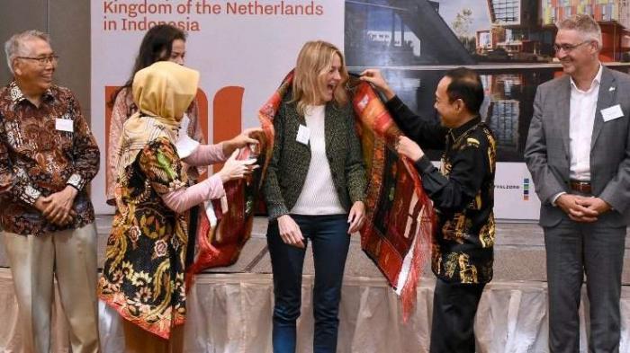 Arief Sudarto Trinugroho menerima kunjungan Deputy of Head The Economic Department Kedutaan Besar Belanda untuk Indonesia di Jakarta, Natasja Van Der Geest di Hotel JW Marriot, Jalan Putri Hijau, Medan, Jumat (7/10/2022).