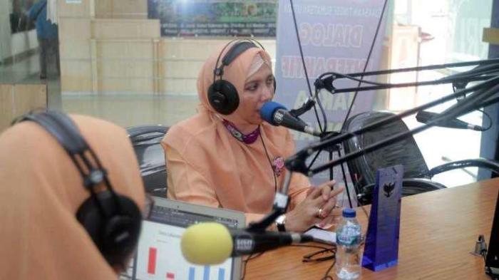 Dialog Interaktif terkait Antisipasi Dini Gagal Ginjal pada Anak di Stasiun Radio Republik Indonesia (RRI) Jalan Gatot Subroto Medan, Jumat (21/10).