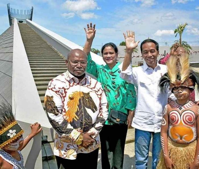 Presiden dan Ibu Iriana Jokowi di Papua, beberapa waktu lalu 