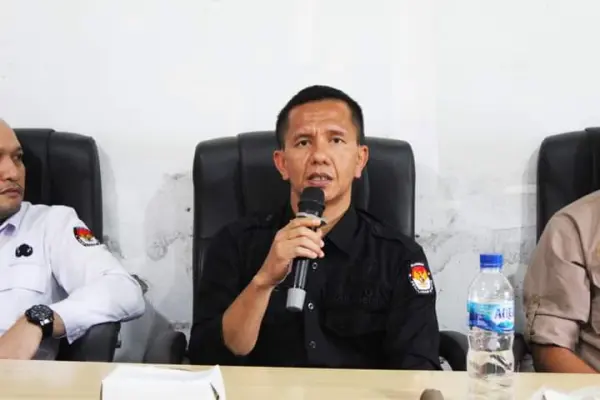 Habibullah Sitorus anggota KPUD Kab. Labura divisi Hukum dan Pengawasan