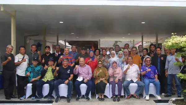 dr Susanti Dewayani dan Dekan dan Guru Besar FISIP USU 