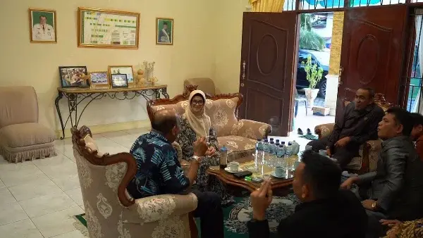 dr Susanti Dewayani di kediaman alm. Syamsul Arifin di Langkat 