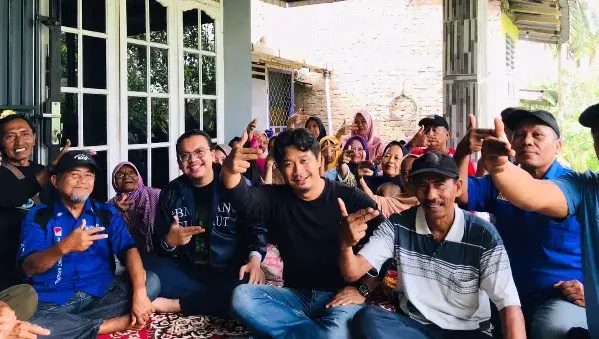 Penyerahan bantuan untuk pendirian Mushola, Kelurahan Bahsorma, Jl Flamboyan, Blok III, Kecamatan Sitalasari. Sabtu (7/10/2023).