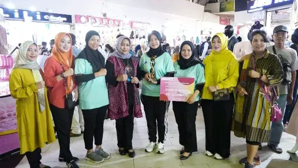 Turnamen Tenis Meja Perempuan dalam rangka menyambut Peringatan Hari Ibu Ke-95 Tahun 2023 di Pasar Tanah Abang