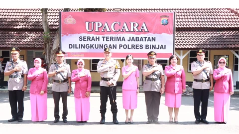 AKBP Bambang bersama pejabat Kabagren dan Kasat Binmas Polres Binjai