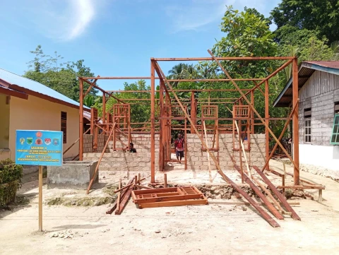 Rumah Layak Huni Ibu Laode