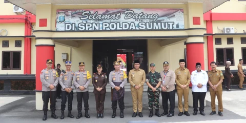 Irjen Pol Whisnu Hermawan Februanto SIK MH