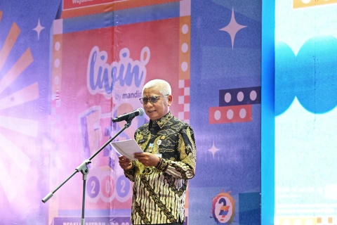 Surya membuka kegiatan Livin&rsquo; Fest 2025 dalam rangka memperingati 27 tahun Bank Mandiri, di Regale International Convention Centre, Medan, Kamis (23/10/2025).
