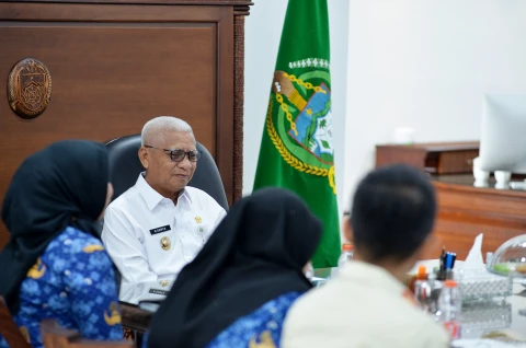 Surya menerima Audiensi Kepala Kantor Wilayah Direktorat Jenderal Pemasyarakatan Sumatera Utara di ruang kerja Lantai 9 Kantor Gubernur Sumut Jalan Diponegoro Kota Medan, Rabu (1/10).