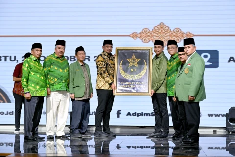 Bobby Afif Nasution menghadiri Perayaan Milad ke-120 Syarikat Islam yang diselenggarakan di Aula Raja Inal Siregar, lantai 2 Kantor Gubernur Sumut, Jalan Diponegoro No. 30, Medan, Sabtu (25/10/2025). Bobby Afif Nasution menghadiri Perayaan Milad ke-120 Syarikat Islam yang diselenggarakan di Aula Raja Inal Siregar, lantai 2 Kantor Gubernur Sumut, Jalan Diponegoro No. 30, Medan, Sabtu (25/10/2025).