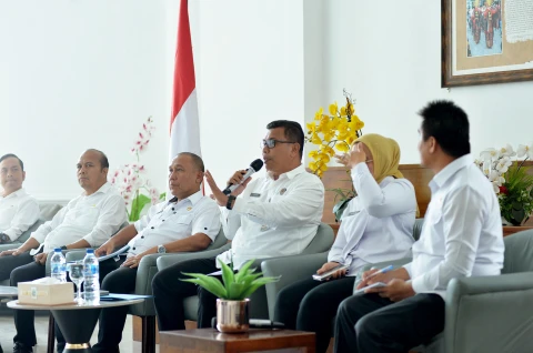 Konferensi Pers terkait Kesiapsiagaan bencana berbasis komunitas. Kegiatan yang difasilitasi Dinas Kominfo Sumut ini berlangsung di Lobby Dekranasda Lantai 1 Kantor Gubernur Sumut Jalan Diponengoro Kota Medan, Rabu (8/10).