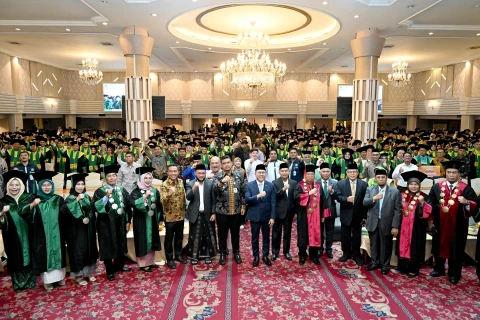 Bobby Nasution Hadiri Wisuda Sarjana Univa Medan