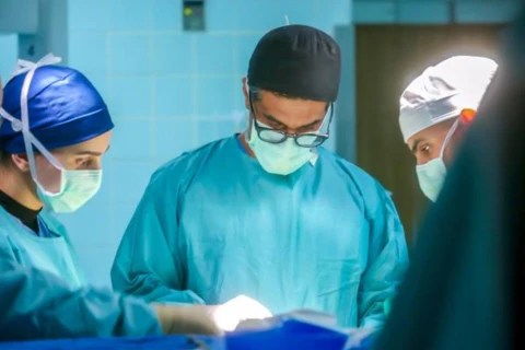 KFSHRC Sukses Lakukan Operasi Tumor Otak Pertama di Dunia dengan Robot