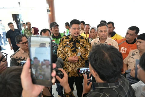 Bobby Afif Nasution, di dampingi OPD, menerima aspirasi Gabungan Ojek Roda Dua Medan Sekitarnya (GODAMS) bersama Aliansi Solidaritas Driver Medan (SDM) di Anjungan Lantai 9 Kantor Gubernur Sumut, Jalan Pangeran Diponegoro Nomor 30 Medan, Jumat (3/10/2025).