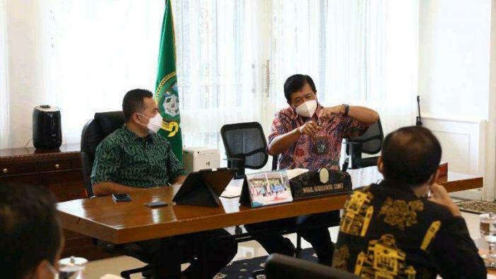 Musa Rajekshah &nbsp;menerima audiensi Direktur Utama PT KIM Ngurah Wirawan beserta jajaran di Rumah Dinas Wagub Sumut Jalan Teuku Daud Medan, Kamis (4/11).