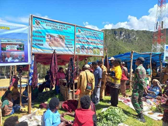 Pameran UMKM di Distrik Pirime, kabupaten Lanny Jaya, Senin (28/11/2022).