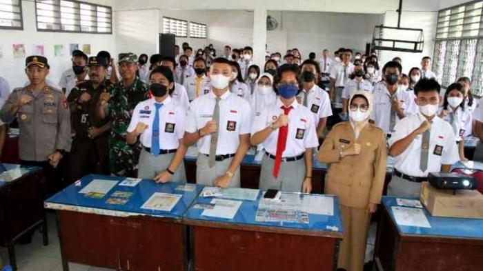 Pembinaan Penguatan Ideologi Pancasila kepada siswa/siswi SMA Negeri 1 Pematang Siantar, Senin, (14/11/2022)