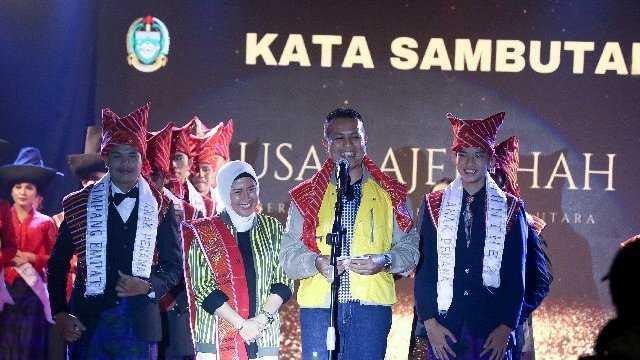 Musa Rajekshah menghadiri Grand Final Anak Perana Singuda-nguda Kabupaten Karo, di Jambur Tarras, Berastagi, Minggu&nbsp; (6/11) malam.