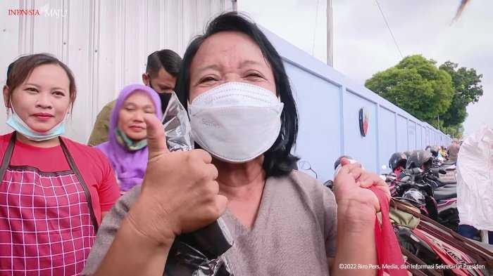 Pengunjung Pasar Karanganyar
