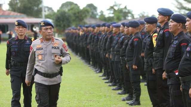 Upacara pemberangkatan personel Sat Brimob Polda Sumut dalam rangka pengamanan Operasi Puri Agung 2022 - Konferensi Tingkat Tinggi G20