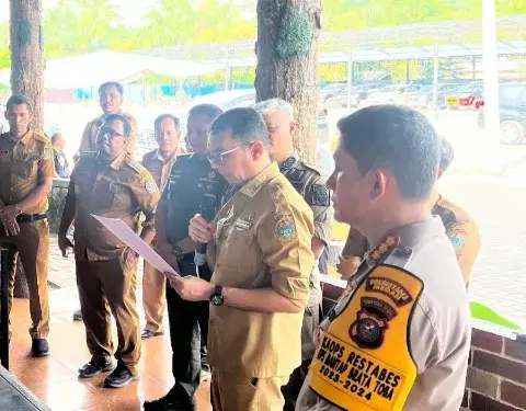 Rapat koordinasi lapangan tindaklanjut penangangan berupa penutupan Tempat Hiburan Malam (THM) Sky Garden/Key Garden, di halaman Sky Garden, Desa Namurubejulu, Kutalimbaru, Deliserdang, Selasa (14/11).