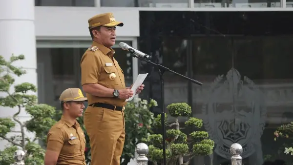 Penjabat (Pj) Gubernur Sumatera Utara (Sumut) Hassanudin memimpin Apel Pagi di Halaman Kantor Gubernur 