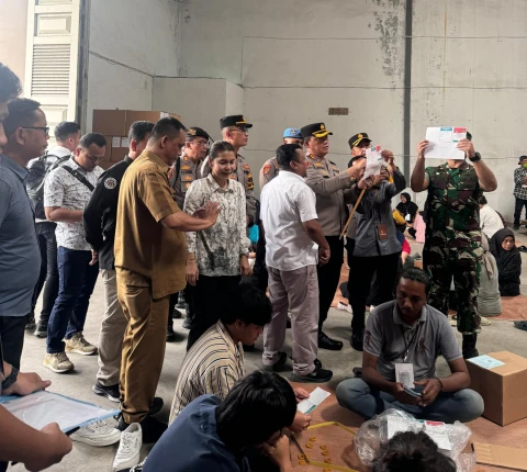 Peninjauan Penyortiran dan Pelipatan Surat Suara di Medan 