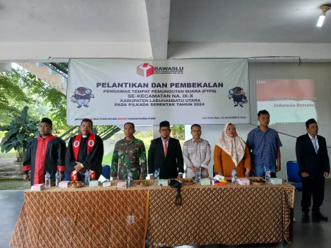 Peserta Pelantikan dan Pembekalan Pengawas TPS Se-Kecamatan Na IX-X