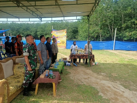 Pembukaan Turnamen Bola Volly di Kelurahan Bandar Durian, Kecamatan Aek Natas, Kabupaten Labuhanbatu Utara, pada Minggu (03/11/2024).