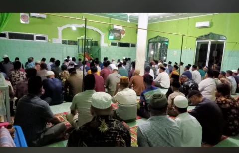 Sholat Subuh Berjamaah di Masjid Nurul Iman Kualuh Selatan