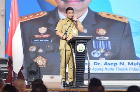 Muhammad Bobby Afif Nasution menandatangani Perjanjian Kerja Sama dengan Kejaksaan Tinggi Sumut tentang Sinergitas dalam pelaksanaan Pidana Kerja Sosial bagi Pelaku Pidana di Aula Raja Inal Siregar, Kantor Gubernur Sumut, Jalan Diponegoro Kota Medan, Selasa (18/11/2025).