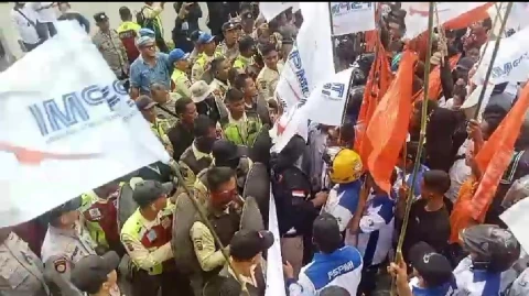 Ricuh, Oknum Security PT. RAPP Lakukan Pemukulan Terhadap Massa Aksi FSPMI