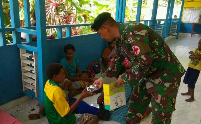Satgas Pamtas RI-PNG Yonif 411 Kostrad dan Puskesmas Sota Gelar Posyandu