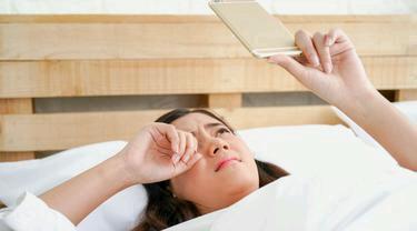 4 Bahaya Langsung Melihat Ponsel Saat Baru Bangun Tidur, Waspada!