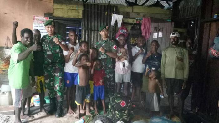 Satgas Yonif 754 Kostrad Laksanakan Pelayanan Kesehatan di Asmat