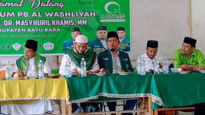 Ketum PB AL Washliyah Ayahanda DR KH Masyhuril Khamis bersama rombongan melakukan road show ke Al Washliyah Batubara dan sekaligus mengunjungi Rumah Impormasi &amp; Edukasi (RIE) Podcast Perumnas Lima Puluh, pada Kamis (2/12/2021) 