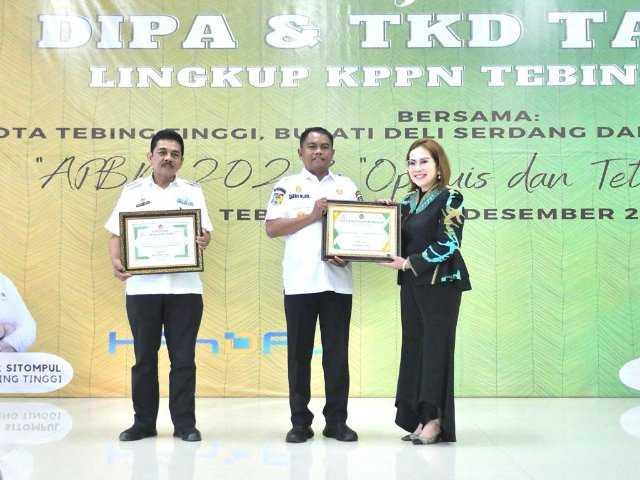Bupati Sergai dan Pj Wali Kota Tebing Tinggi menerima DIPA dan TKD dari KPPN Tebing Tinggi 