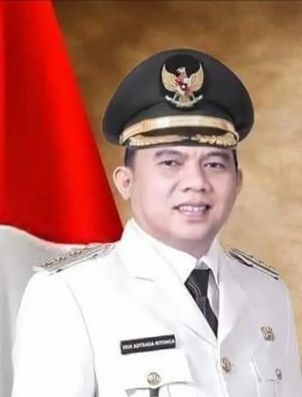 Bupati Labuhanbatu dr. H. Erik Atrada Ritonga, MKM