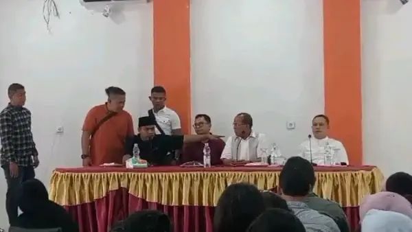 Screnshot video yang tersebar di grup WhatsApp wartawan.