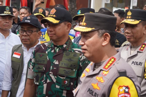 Jenderal TNI Agus Subiyanto dan Kapolri 