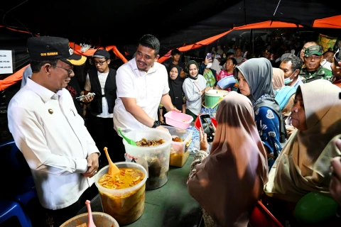 Bobby Nasution Berikan Pelayanan kepada Korban Bencana hingga Dini Hari